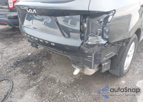 2022 Kia Sorento Lx z USA, uszkodzony, nr VIN 5XYRG4LC5NG120233